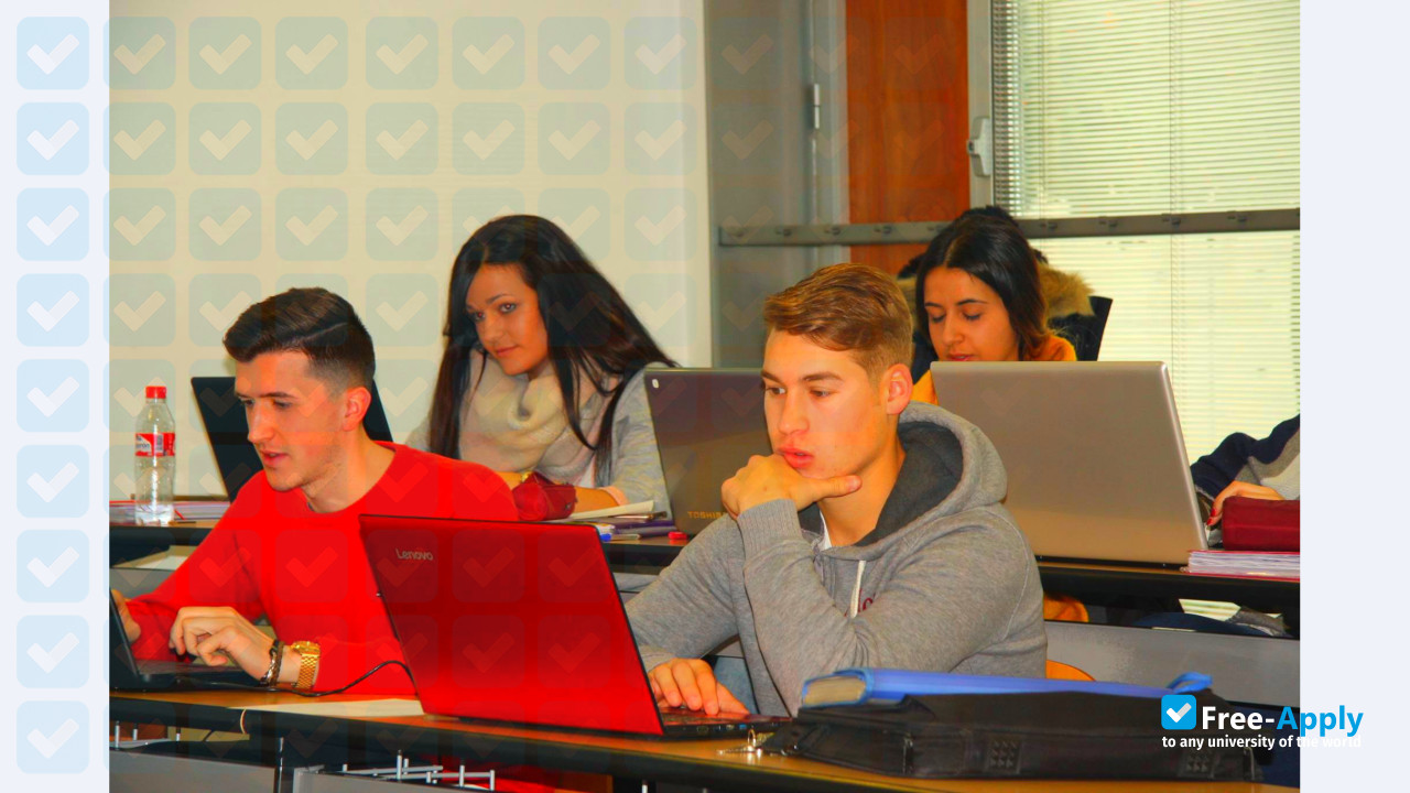 Foto de la International School of Management #16