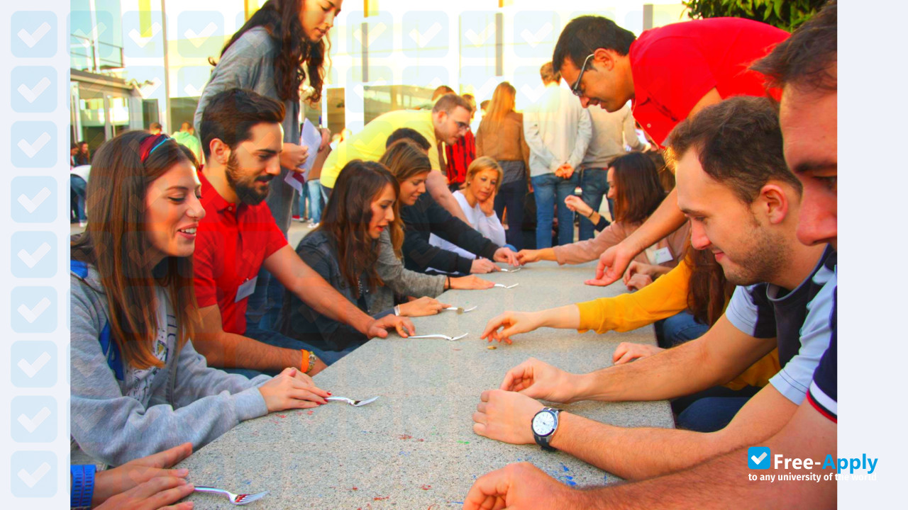 Foto de la International School of Management #17
