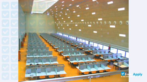 Foto de la King Juan Carlos University #2