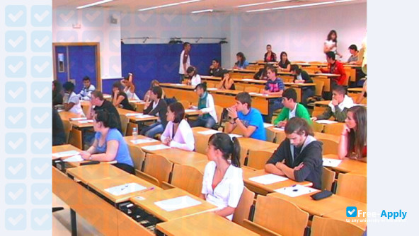 Foto de la King Juan Carlos University #11