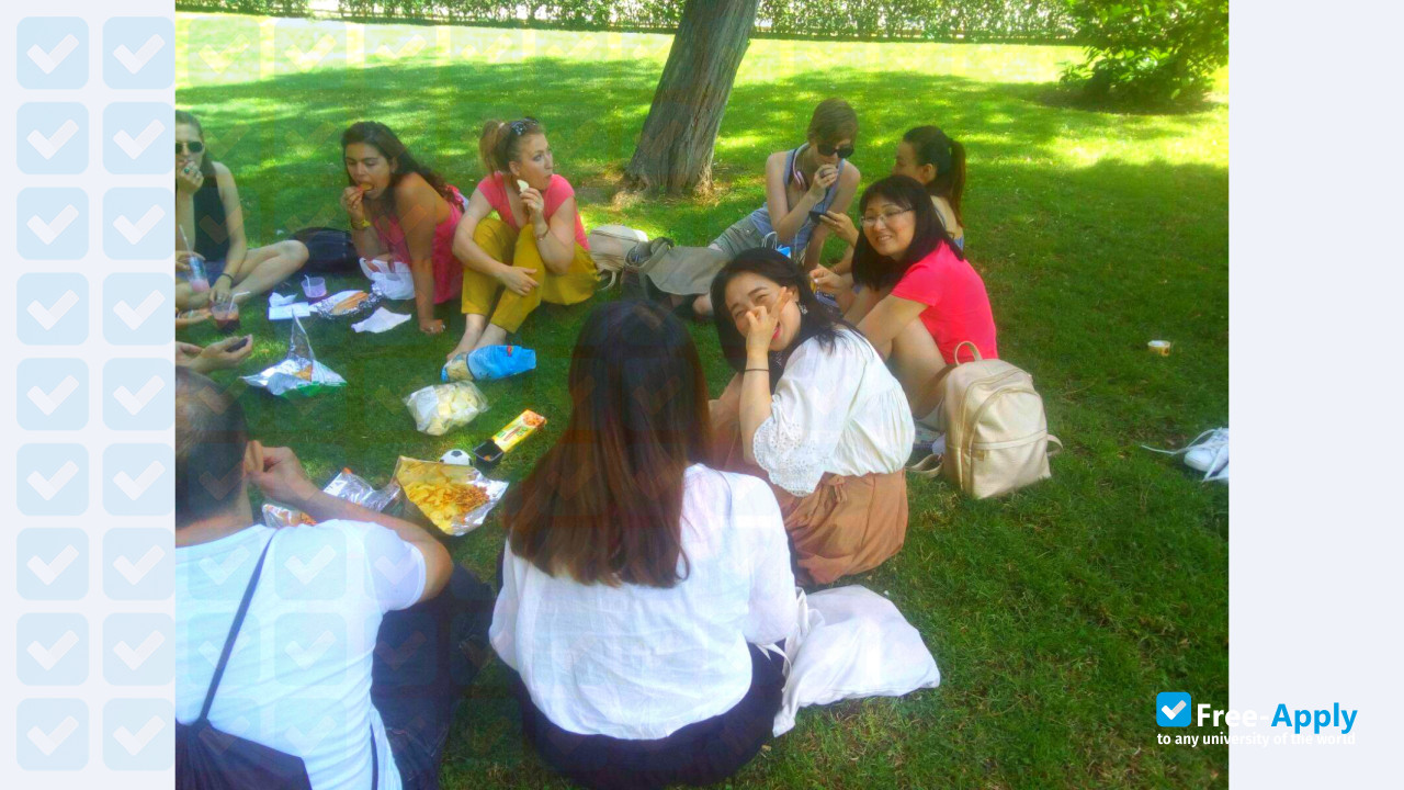 Photo de l’Luis Vives University School of Teaching #5