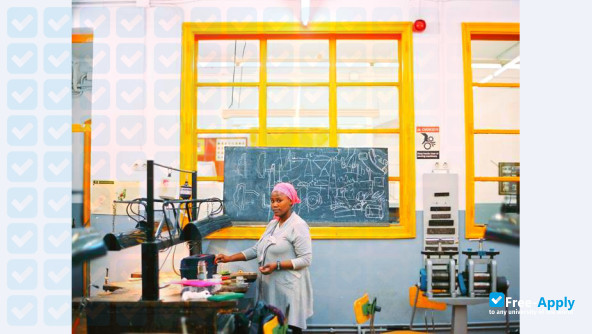 Massana School photo #9