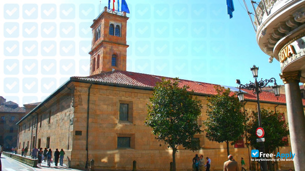 Oviedo University photo #4