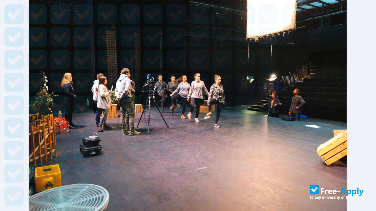 Realització Audiovisual i Multimèdia ERAM School photo #10