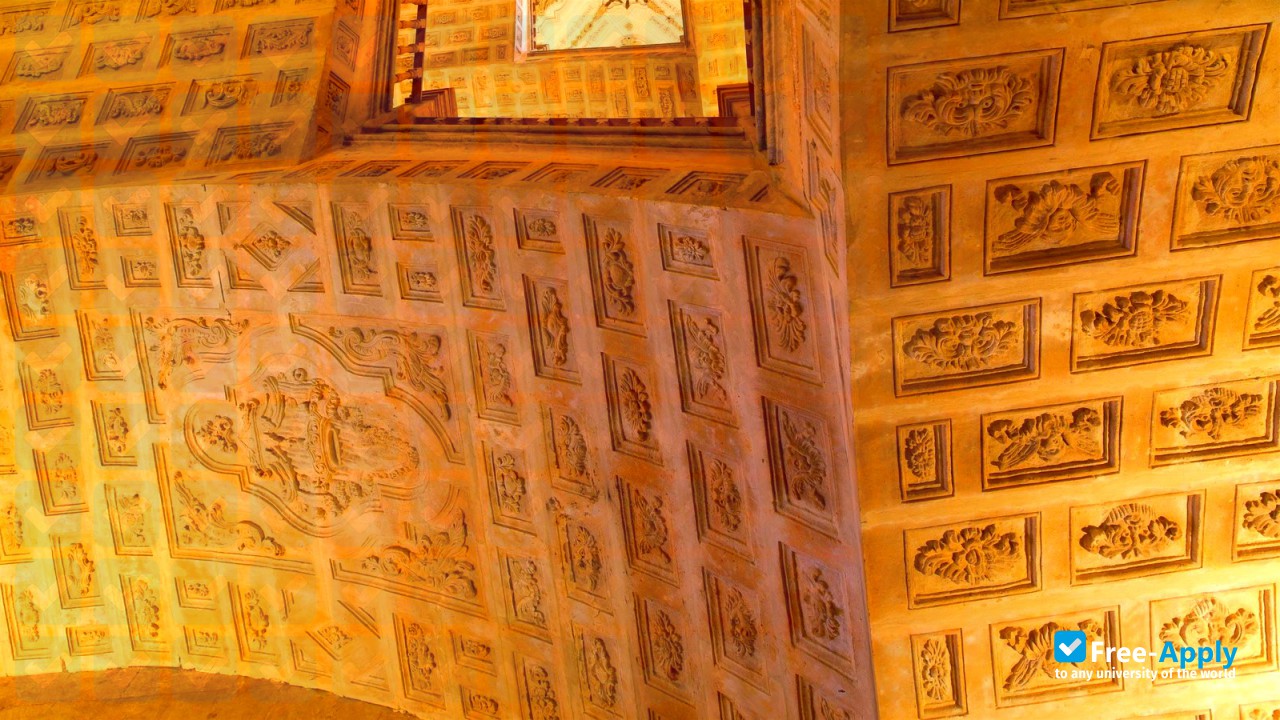 Foto de la Salamanca Pontifical University of Madrid Campus #11