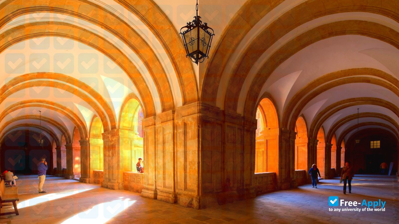 Foto de la Salamanca Pontifical University of Madrid Campus #5