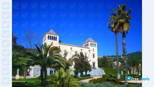Foto de la School of Disseny and Art #4