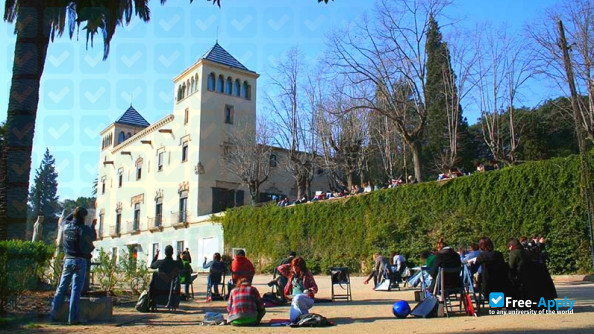 Foto de la School of Disseny and Art #12