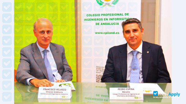 Foto de la School of Industrial Organization #9