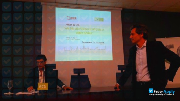 Foto de la School of Industrial Organization #8