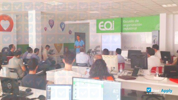 Foto de la School of Industrial Organization #4