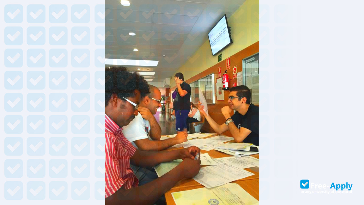 Photo de l’Complutense University of Madrid #9