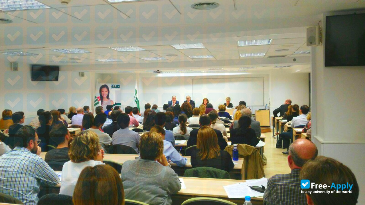 Photo de l’Centro de Estudios Financieros #11