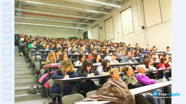 Foto de la Public University of Navarra #9
