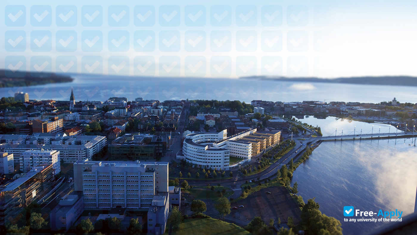 Jönköping University photo #3