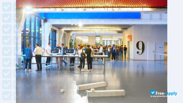 Foto de la Lausanne Cantonal Art School #8