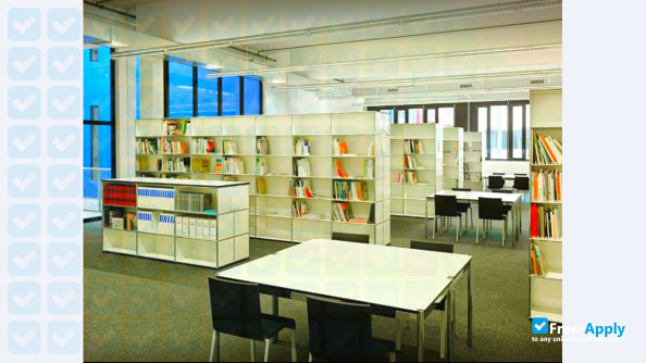 Foto de la Lausanne Cantonal Art School #9