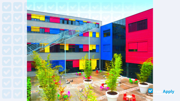 Foto de la Lausanne Cantonal Art School #7