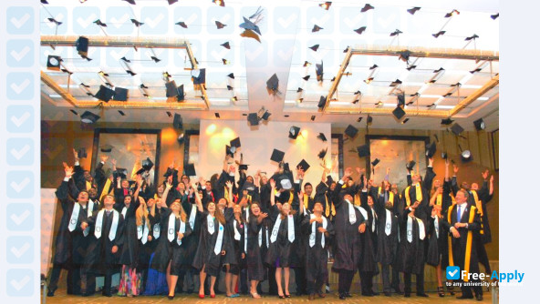 Foto de la EU Business School Switzerland #4