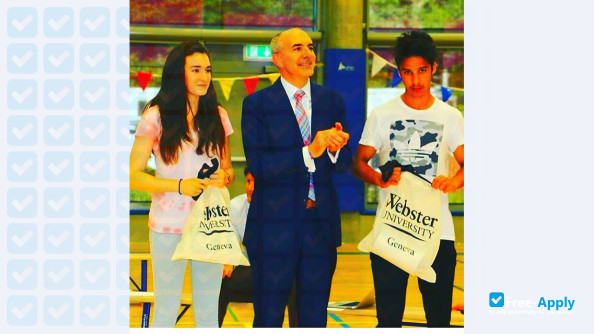 Foto de la Webster University Geneva #3