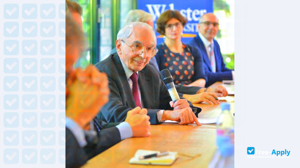 Foto de la Webster University Geneva #5