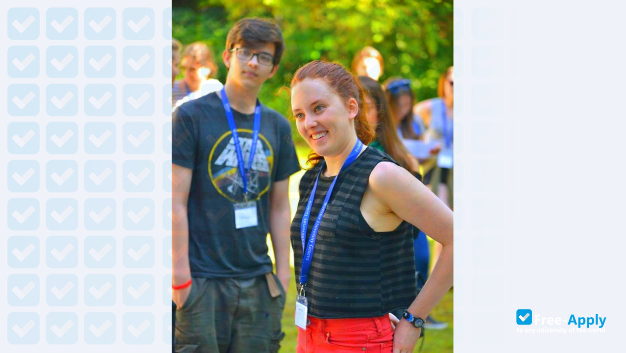 Foto de la Webster University Geneva #4
