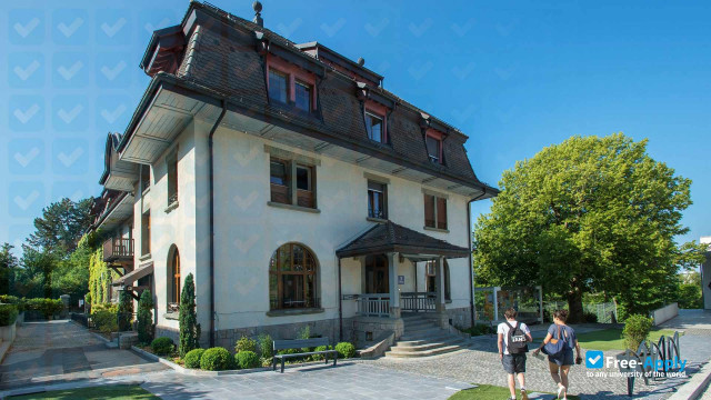 Foto de la ENSR (Ecole Nouvelle de la Suisse Romande)