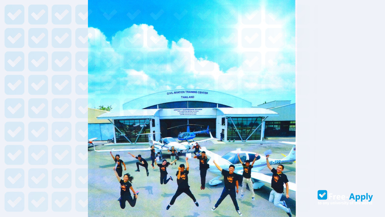 Foto de la Civil Aviation Training Center