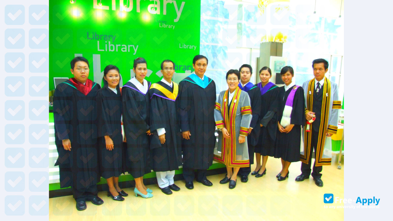 Foto de la Panyapiwat Institute of Management #6