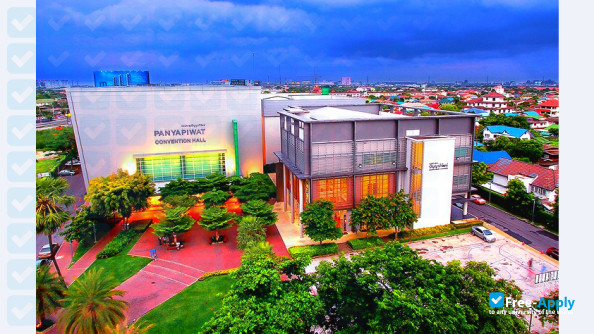 Foto de la Panyapiwat Institute of Management #8