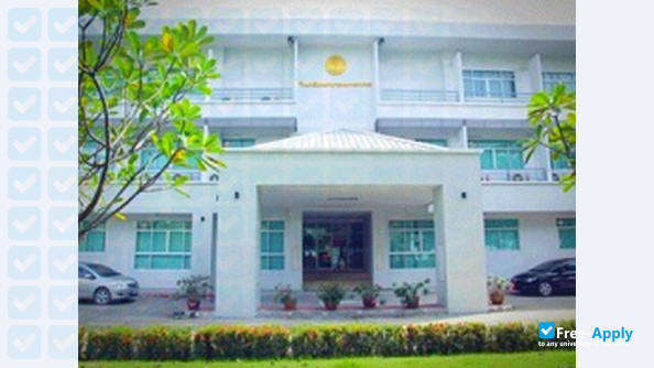 The Royal Thai Air Force Nursing College photo #4