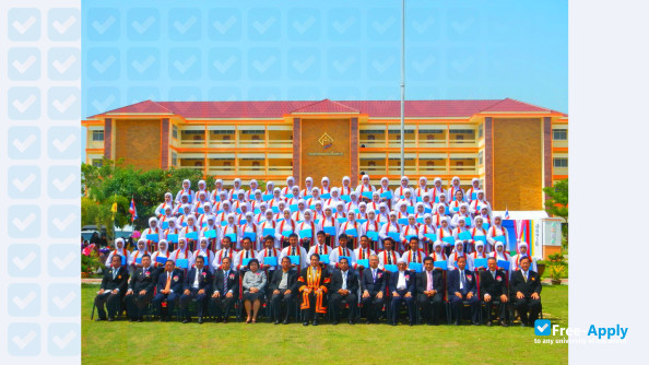 Foto de la Pattani Community College #2