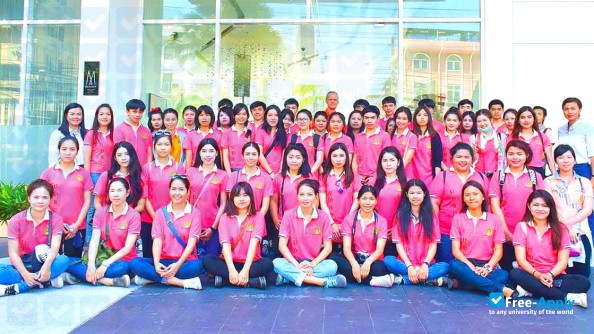 Foto de la Udon Thani Rajabhat University #5