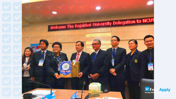 Foto de la Valaya Alongkorn Rajabhat University #3