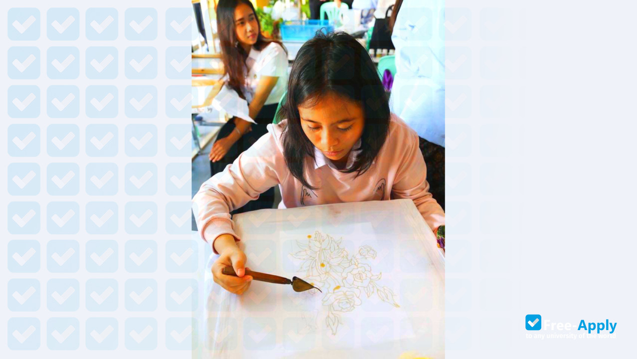 Foto de la Chandrakasem Rajabhat University #8