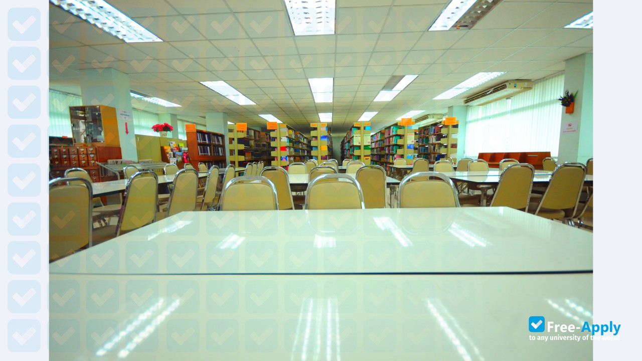 Foto de la Rajamangala University of Technology Phra Nakhon #2