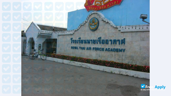 Photo de l’Royal Thai Air Force Academy #5
