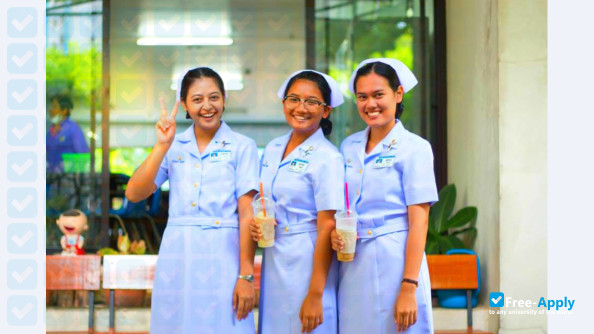 Photo de l’Royal Thai Navy College of Nursing #3