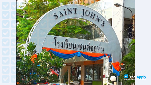 Photo de l’Saint John's University #3