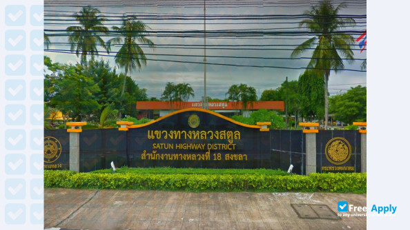 Foto de la Satun Community College #3