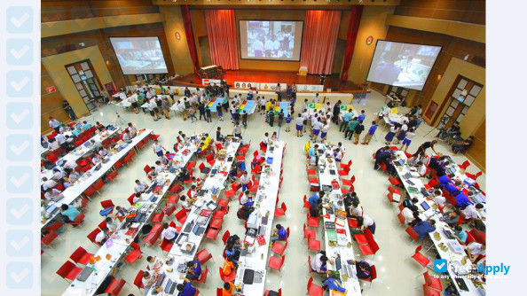 Foto de la Siam Technology College #4