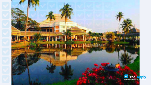 Foto de la Silpakorn University #9