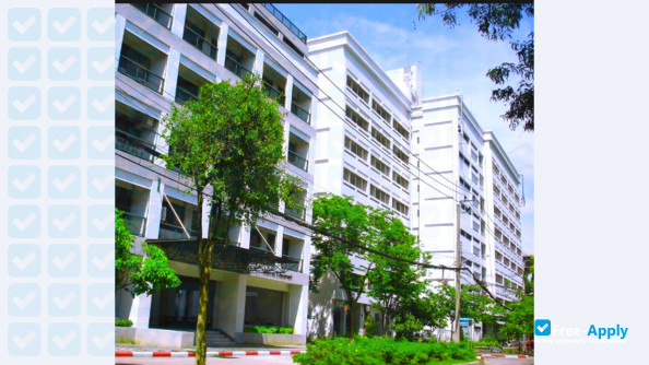 Foto de la Silpakorn University #3