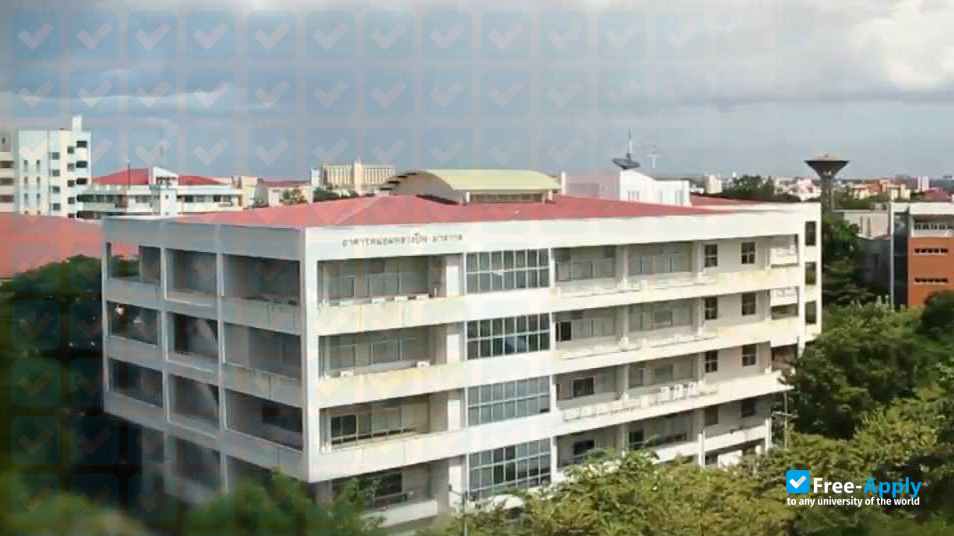 Foto de la Silpakorn University #11