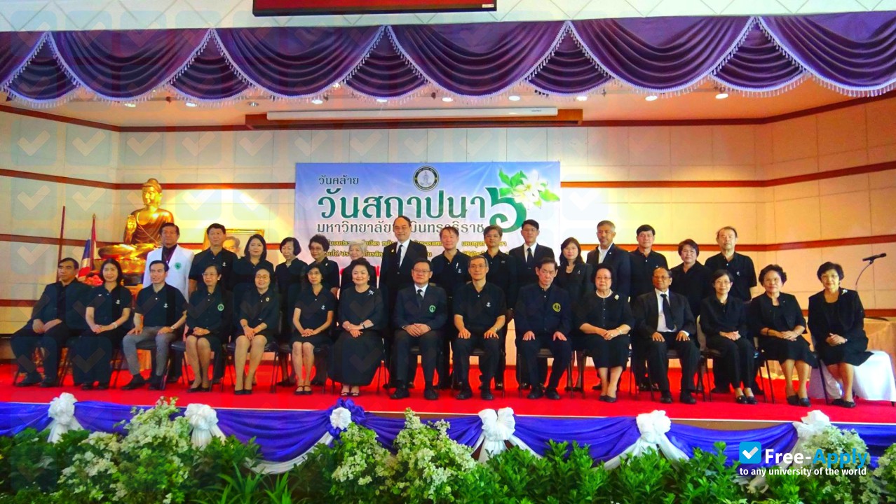 Photo de l’Navamindradhiraj University #3