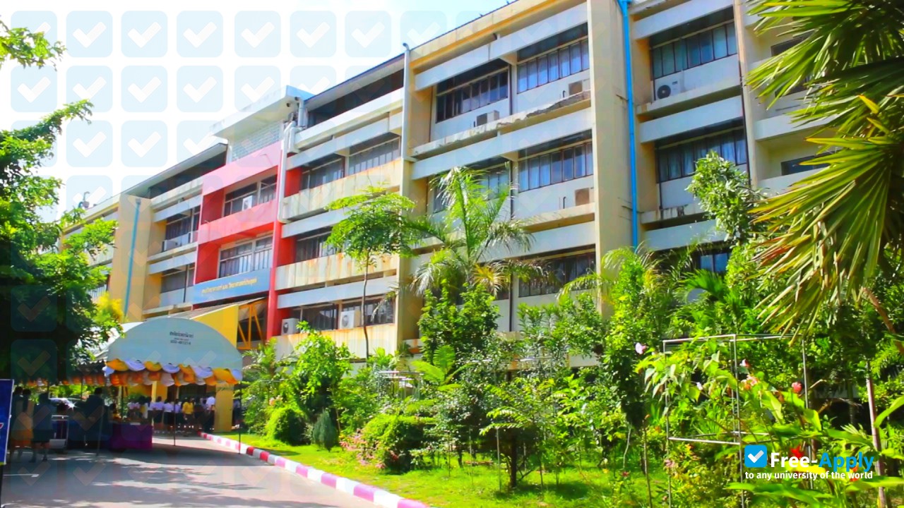 Phetchaburi Rajabhat University фотография №3
