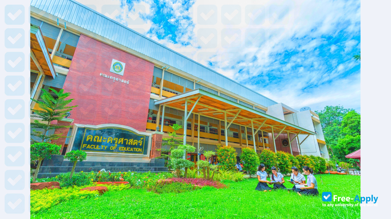 Phetchaburi Rajabhat University фотография №4