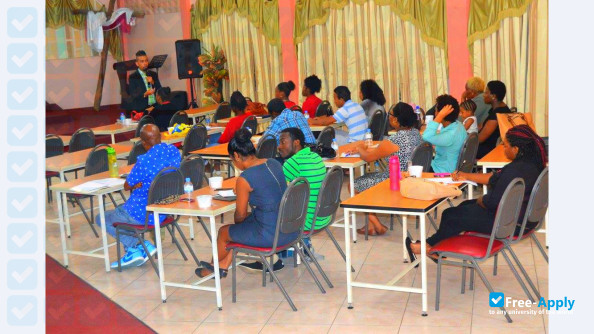 Photo de l’Caribbean Nazarene College #9