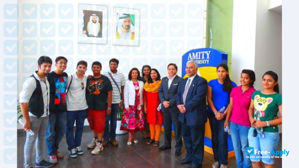 Foto de la Amity University Dubai #3