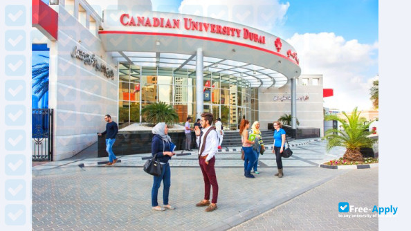 Foto de la Canadian University of Dubai #1